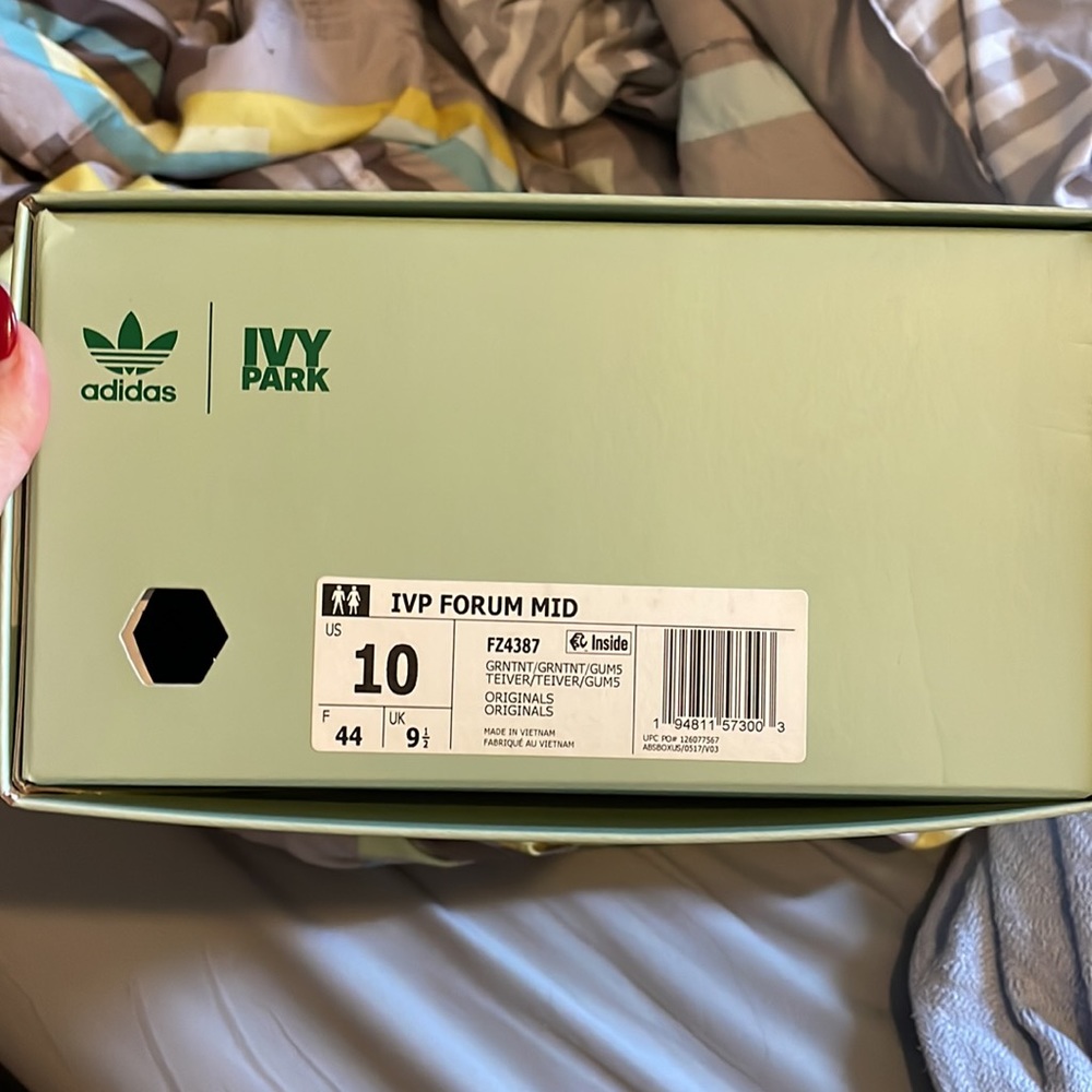Men’s Ivy Park x Adidas Forum Mid Sneaker - Picture 5 of 9